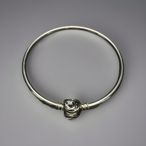Pandora moments limited - moments,